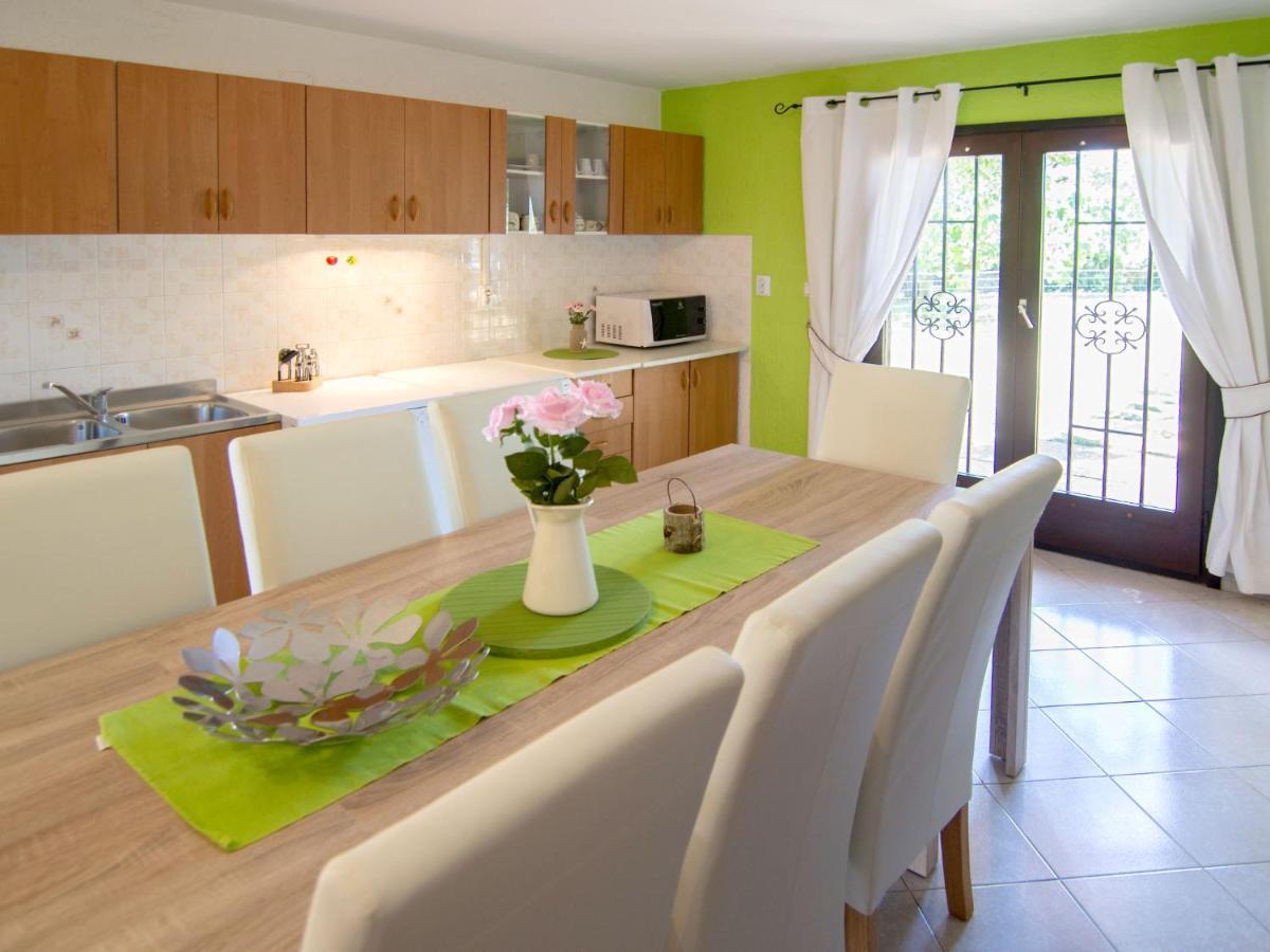 Holiday Home Sara - Prc136 By Interhome Porec Esterno foto