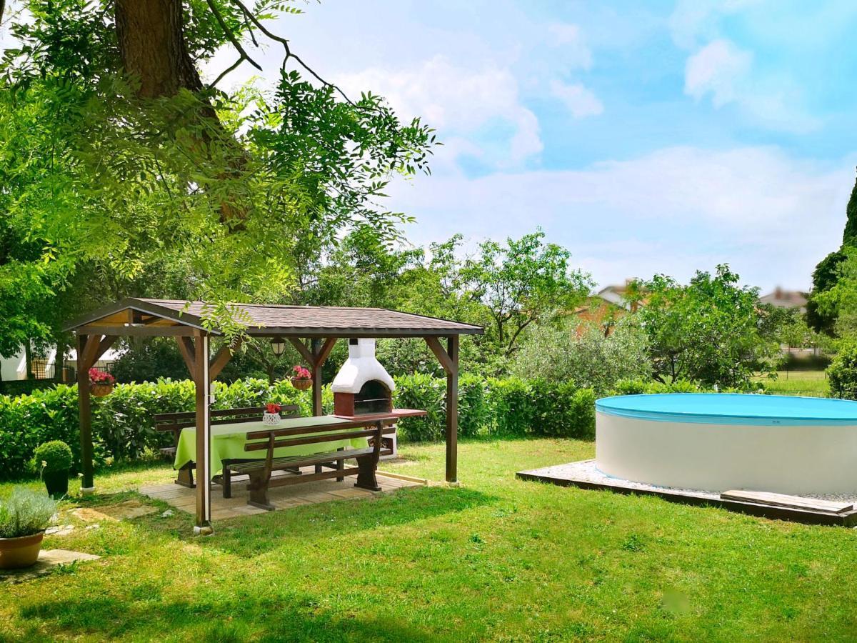 Holiday Home Sara - Prc136 By Interhome Porec Esterno foto